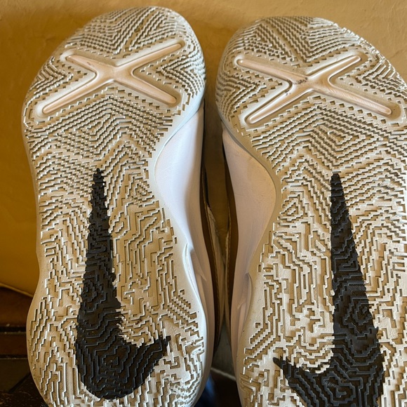 Size 5Y Nike hustle DX-SU21 - Picture 4 of 5